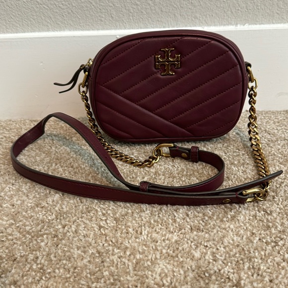 TORY BURCH KIRA CHEVRON CAMERA BAG - Picture 1 of 3